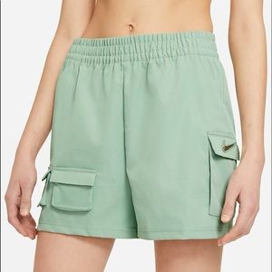 Nike Sportswear Swoosh Shorts